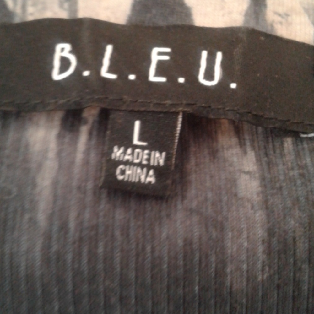 *B.L.E.U. Top Large - Picture 2 of 8